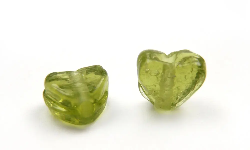 Vidrio hindu 3537 corazon olivine 93 x und